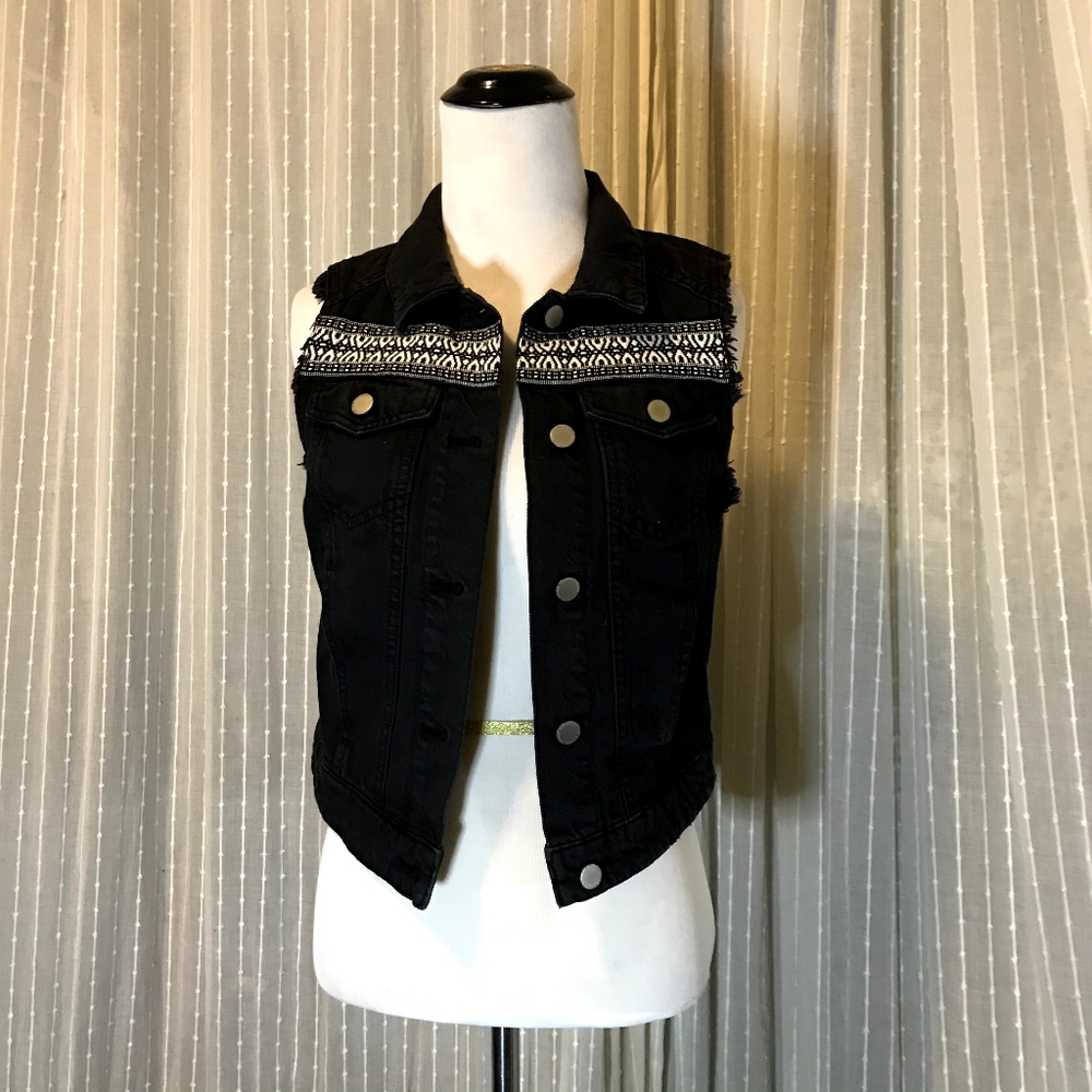 H&M Black Vest with Multicolor Pattern - Picture 3 of 8